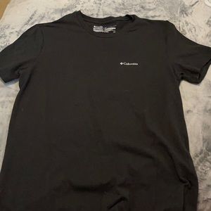 All black womens/men’s tee